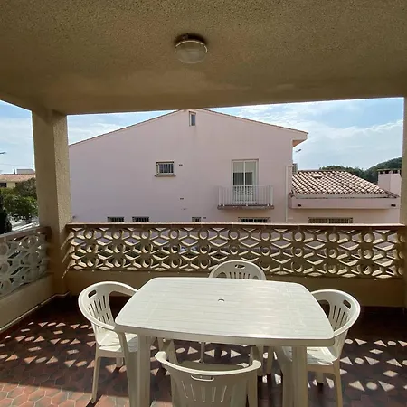 Апартаменты 3 Pieces Avec Terrasse Et Parking A Canet-plage - Fr-1-696-101
